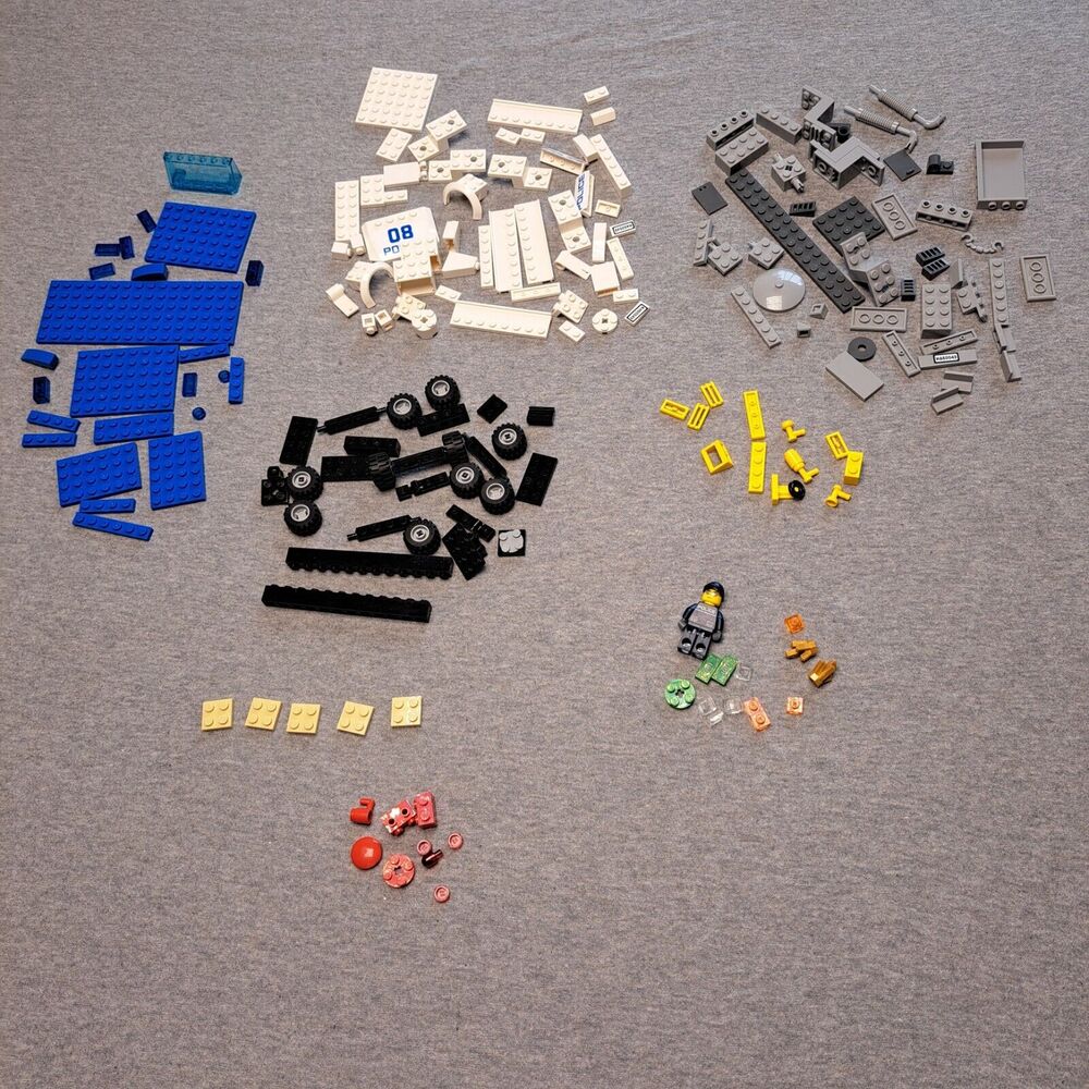 LEGO CITY POLICE CAR INCOMPLETE 188+ PIECES PARTS WITH MINIFIGURE DRIVER TOYS